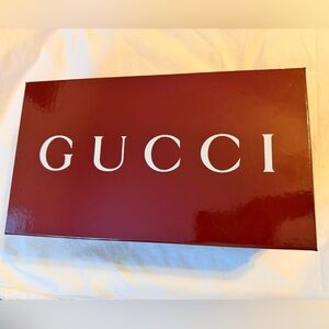 GUCCI shoebox with shoe bags in burgundy maroon No Shoes